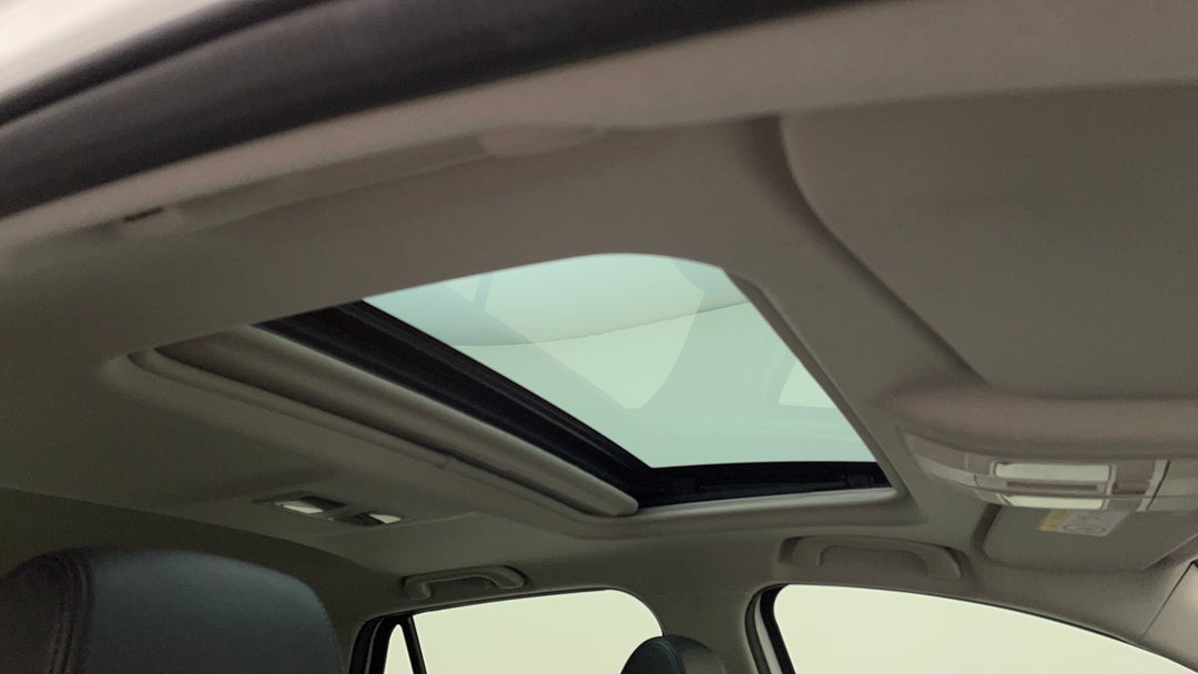 Interior Sunroof/Moonroof