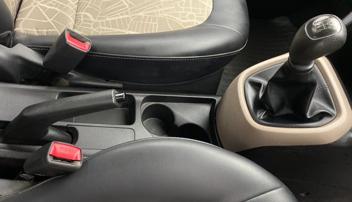 2017 Hyundai Grand i10 MAGNA 1.2 KAPPA VTVT, Petrol, Manual, 26,312 km, Gear Lever