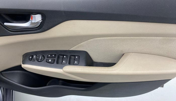 2018 Hyundai Verna 1.6 SX VTVT, Petrol, Manual, 34,323 km, Driver Side Door Panels Control