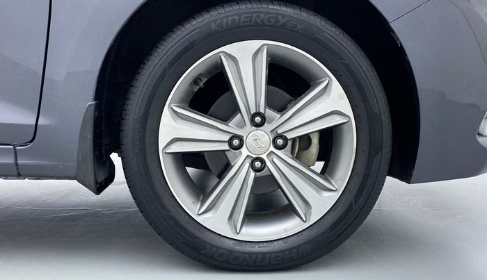 2018 Hyundai Verna 1.6 SX VTVT, Petrol, Manual, 34,323 km, Right Front Wheel