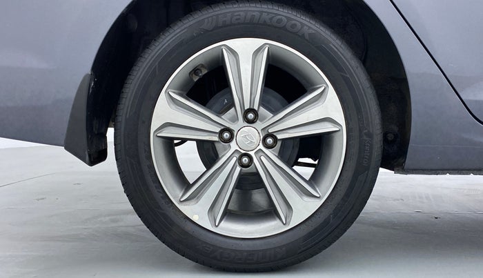 2018 Hyundai Verna 1.6 SX VTVT, Petrol, Manual, 34,323 km, Right Rear Wheel