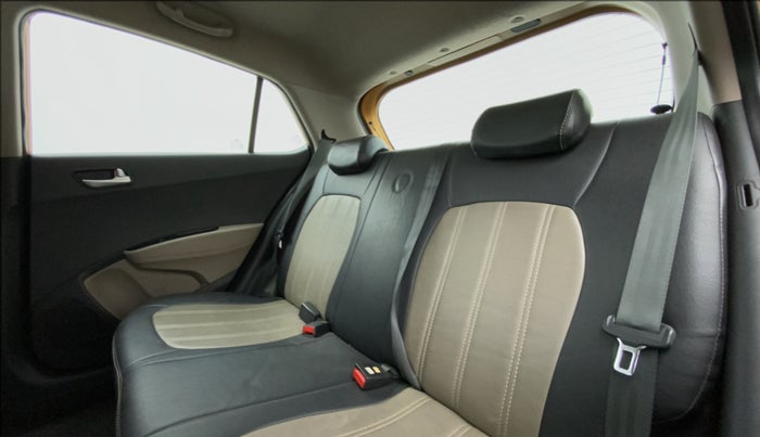 2015 Hyundai Grand i10 ASTA 1.2 KAPPA VTVT, Petrol, Manual, 13,432 km, Right Side Door Cabin View