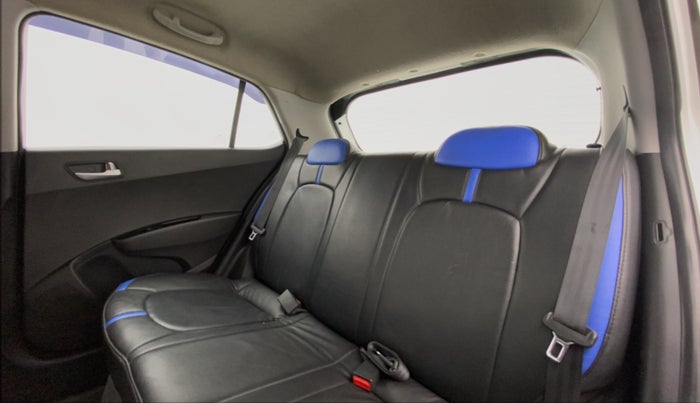 2019 Hyundai Grand i10 SPORTZ DUAL TONE 1.2 VTVT, Petrol, Manual, 43,550 km, Right Side Rear Door Cabin