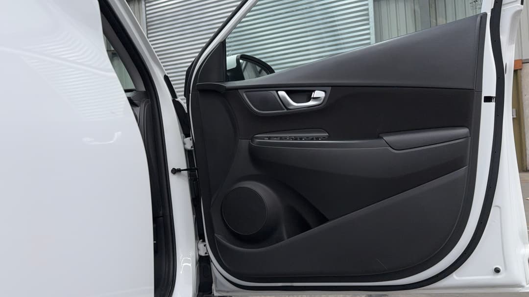 2021 Hyundai Kona (FWD), Automatic, 102614 km, Speaker View