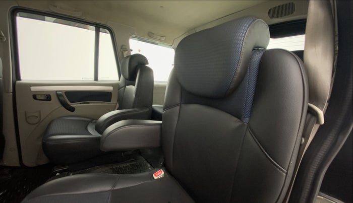 2018 Mahindra Scorpio S11, Diesel, Manual, 40,233 km, Right Side Rear Door Cabin