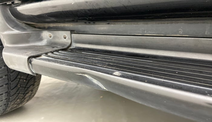 2018 Mahindra Scorpio S11, Diesel, Manual, 40,233 km, Right running board - Minor scratches