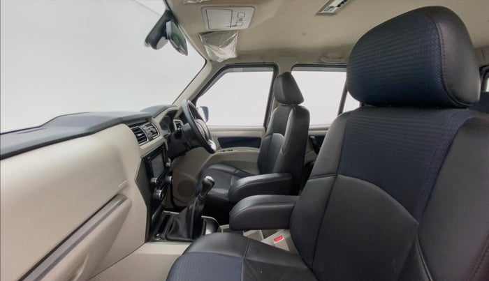 2018 Mahindra Scorpio S11, Diesel, Manual, 40,233 km, Right Side Front Door Cabin