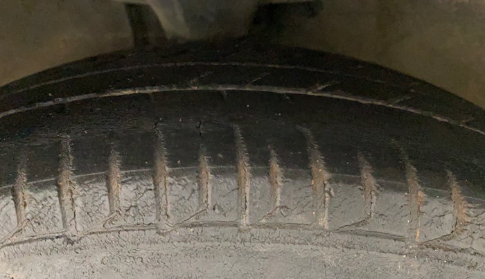 2012 Hyundai i10 MAGNA 1.2, Petrol, Manual, 67,944 km, Left Front Tyre Tread