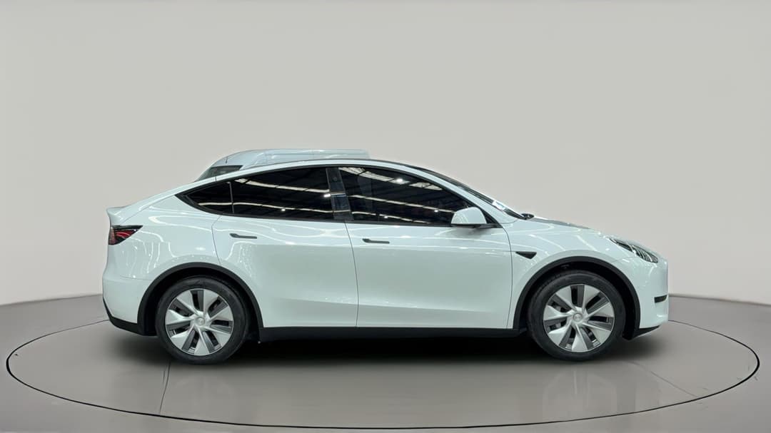 2023 Tesla Model Y Rear-wheel Drive, Automatic, 29867 km, Right Side View