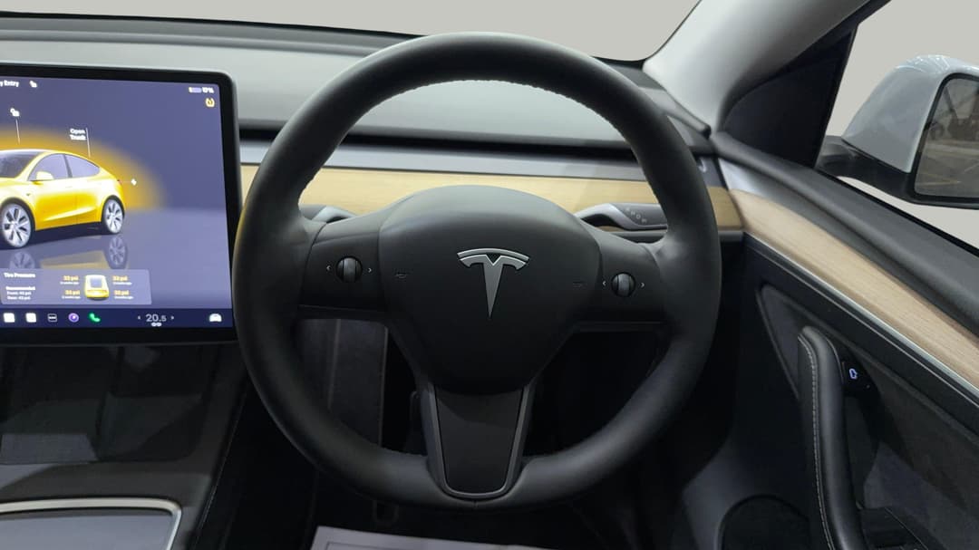 2023 Tesla Model Y Rear-wheel Drive, Automatic, 29867 km, Steering Wheel Close-up