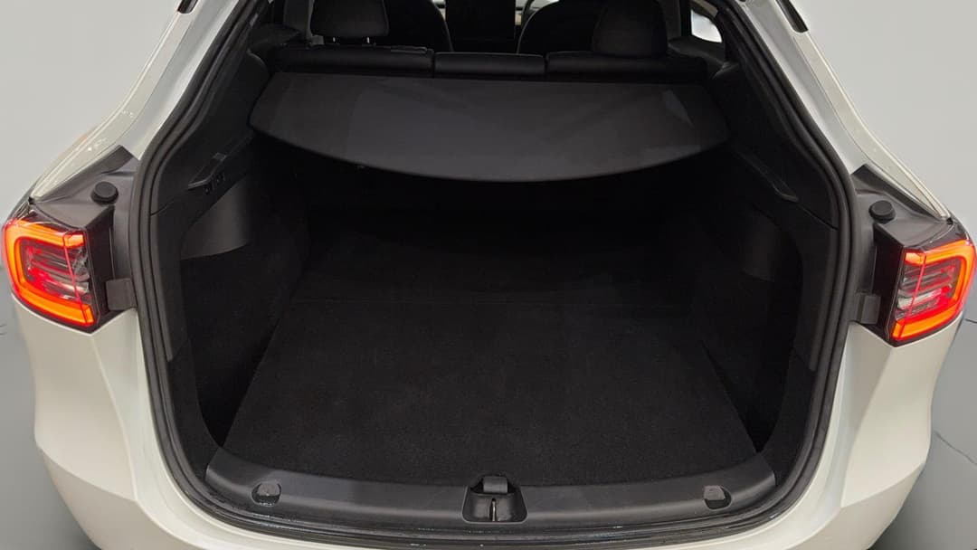 2023 Tesla Model Y Rear-wheel Drive, Automatic, 29867 km, Boot Inside View