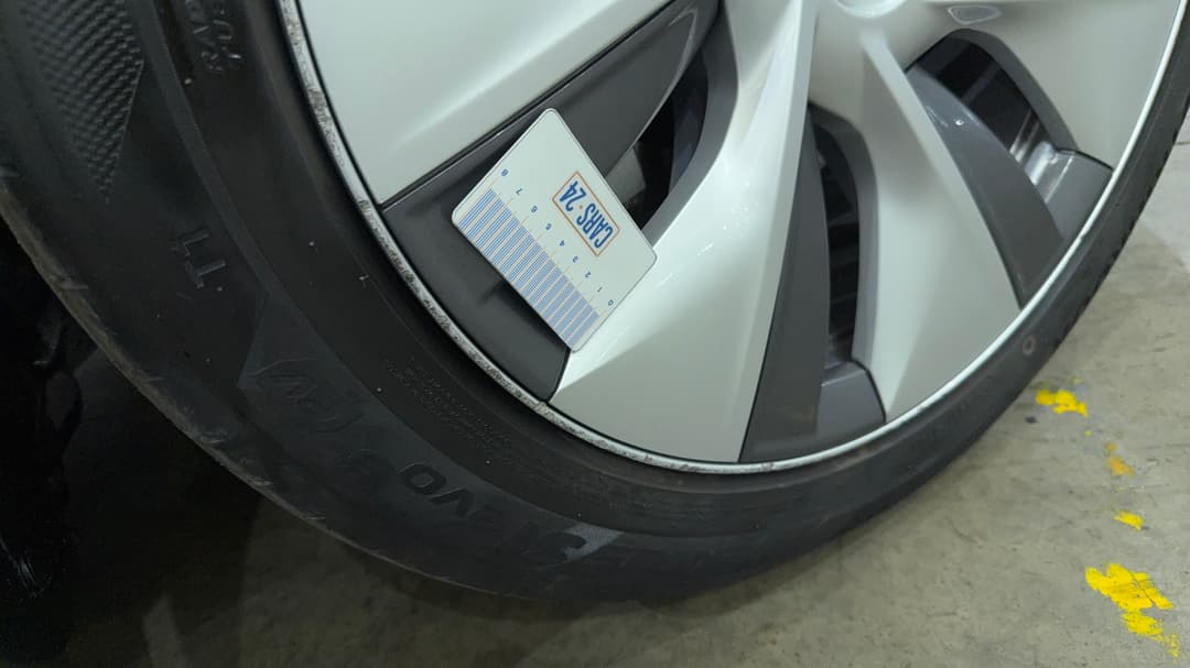 2023 Tesla Model Y Rear-wheel Drive, Automatic, 29867 km, Wheels Rim Front RHS Scratch