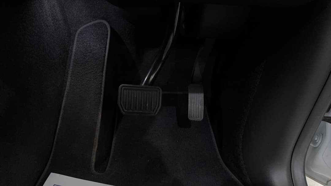 2023 Tesla Model Y Rear-wheel Drive, Automatic, 29867 km, Pedals and Footmat