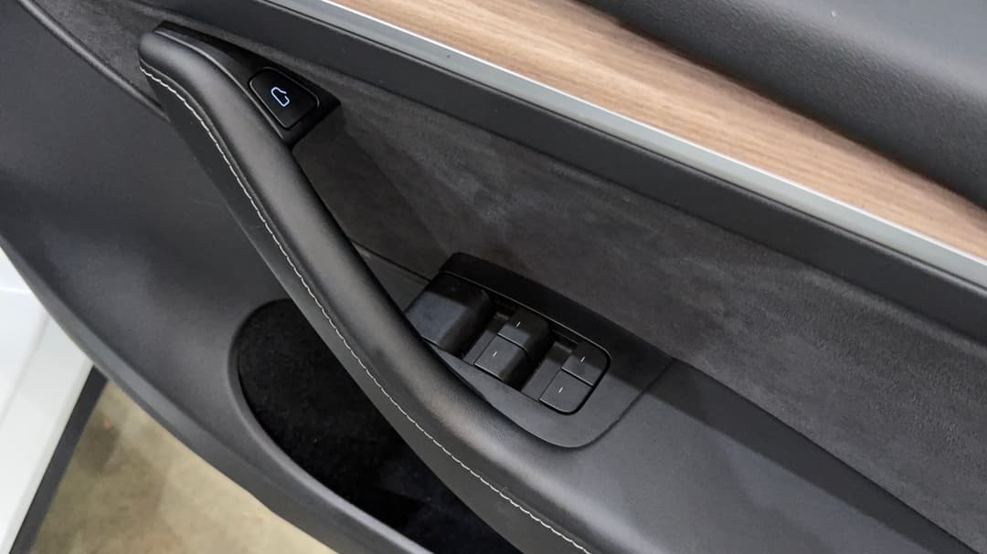 2023 Tesla Model Y Rear-wheel Drive, Automatic, 29867 km, Drivers Side Door Panel Controls