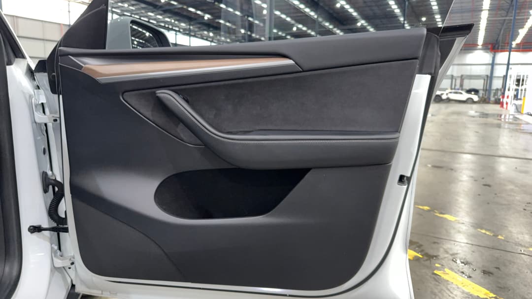 2023 Tesla Model Y Rear-wheel Drive, Automatic, 29867 km, Speaker View