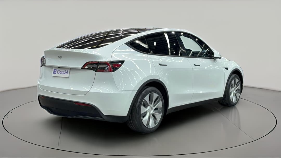 2023 Tesla Model Y Rear-wheel Drive, Automatic, 29867 km, Right Back Diagonal (45- Degree) View