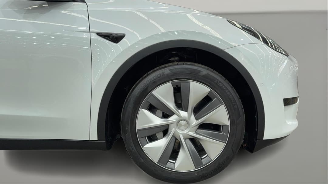 2023 Tesla Model Y Rear-wheel Drive, Automatic, 29867 km, Right Front Wheel