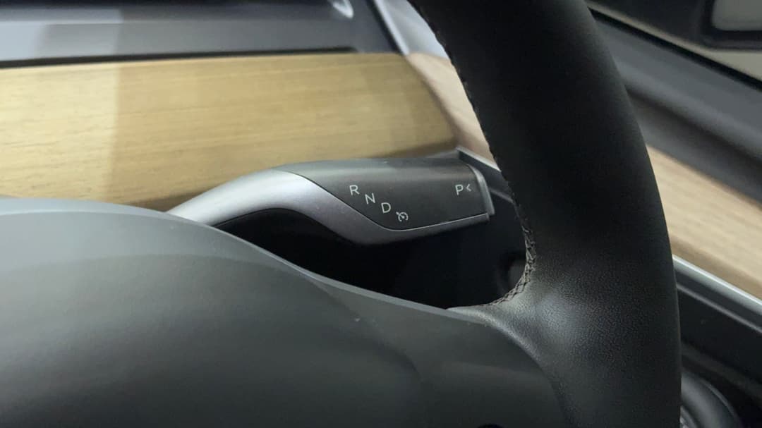 2023 Tesla Model Y Rear-wheel Drive, Automatic, 29867 km, Gear Lever 