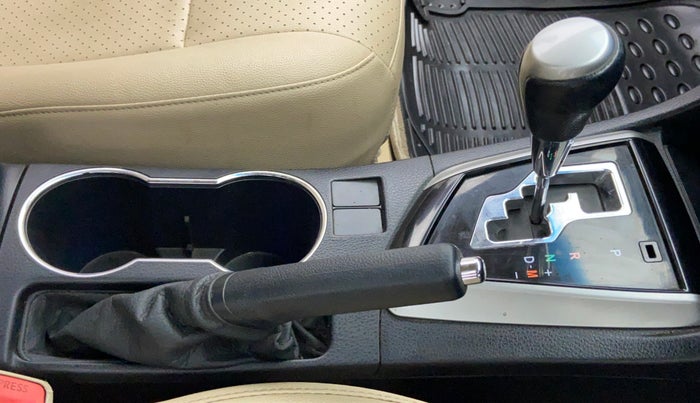 2015 Toyota Corolla Altis VL AT, Petrol, Automatic, 51,328 km, Gear Lever