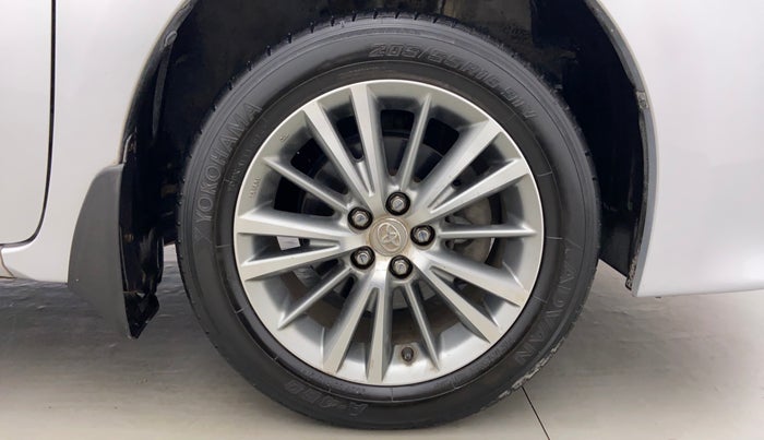 2015 Toyota Corolla Altis VL AT, Petrol, Automatic, 51,328 km, Right Front Wheel
