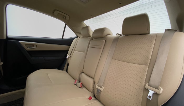 2015 Toyota Corolla Altis VL AT, Petrol, Automatic, 51,328 km, Right Side Door Cabin View