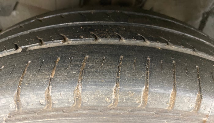 2014 Honda City V MT DIESEL, Diesel, Manual, 97,743 km, Left Front Tyre Tread
