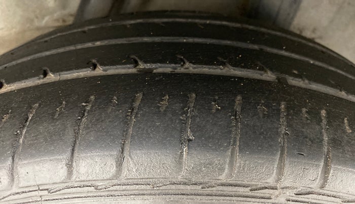 2014 Honda City V MT DIESEL, Diesel, Manual, 97,743 km, Left Rear Tyre Tread