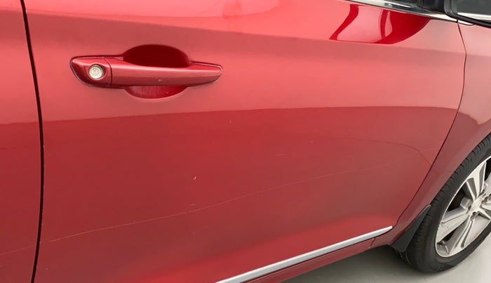 2018 Hyundai Verna 1.6 VTVT SX, Petrol, Manual, 55,600 km, Driver-side door - Slightly dented