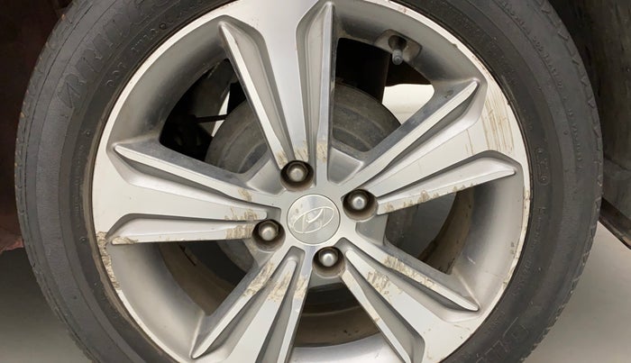 2018 Hyundai Verna 1.6 VTVT SX, Petrol, Manual, 55,600 km, Left rear tyre - Minor scratches