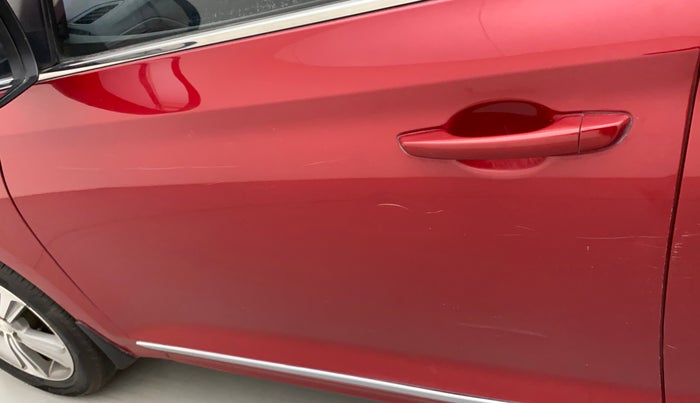 2018 Hyundai Verna 1.6 VTVT SX, Petrol, Manual, 55,600 km, Front passenger door - Minor scratches