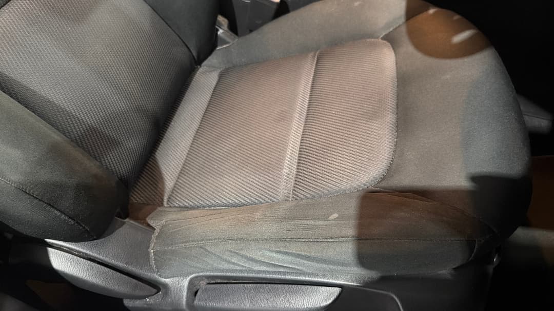 2021 Mazda CX-5 Maxx (FWD), Automatic, 86591 km, Seats Front RHS Stain