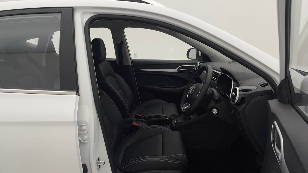 2024 MG ZS Excite, Automatic, 9564 km, Right Side Front Door Cabin View