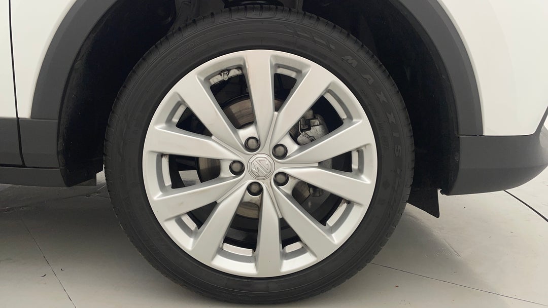 2024 MG ZS Excite, Automatic, 9564 km, Right Front Wheel