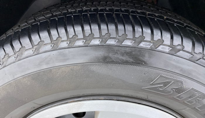 2019 Mahindra XUV500 W5 FWD, Diesel, Manual, 4,281 km, Left Front Tyre Tread