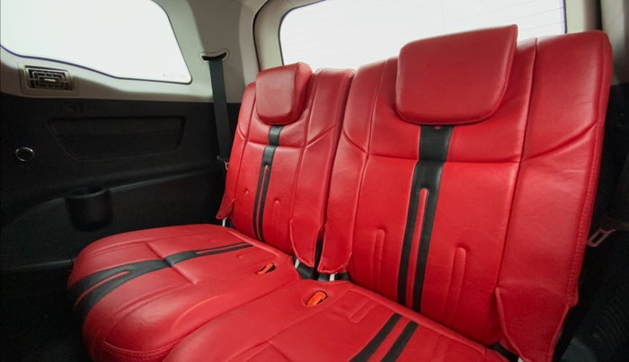 2019 Mahindra XUV500 W5 FWD, Diesel, Manual, 4,281 km, Third Seat Row ( optional )