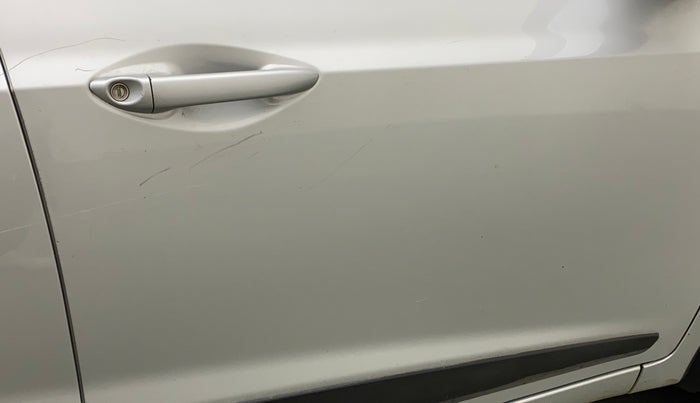 2015 Hyundai Grand i10 SPORTZ 1.2 KAPPA VTVT, Petrol, Manual, 40,409 km, Driver-side door - Minor scratches