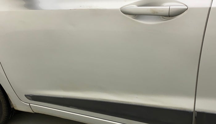 2015 Hyundai Grand i10 SPORTZ 1.2 KAPPA VTVT, Petrol, Manual, 40,409 km, Front passenger door - Minor scratches
