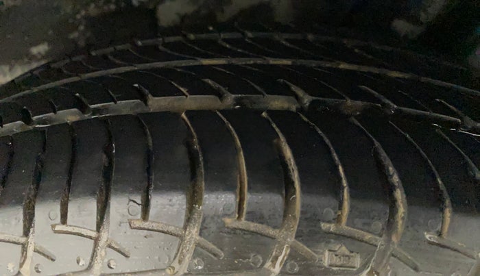 2015 Hyundai Grand i10 SPORTZ 1.2 KAPPA VTVT, Petrol, Manual, 40,409 km, Left Rear Tyre Tread
