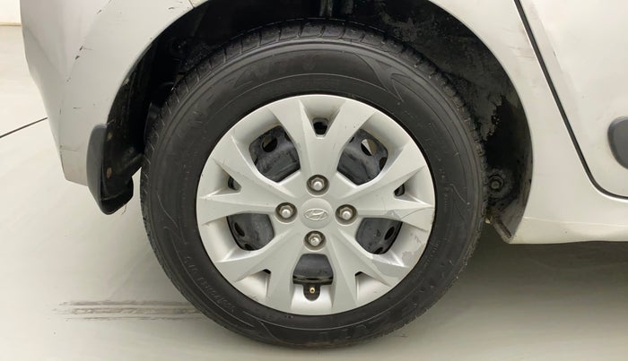 2015 Hyundai Grand i10 SPORTZ 1.2 KAPPA VTVT, Petrol, Manual, 40,409 km, Right Rear Wheel