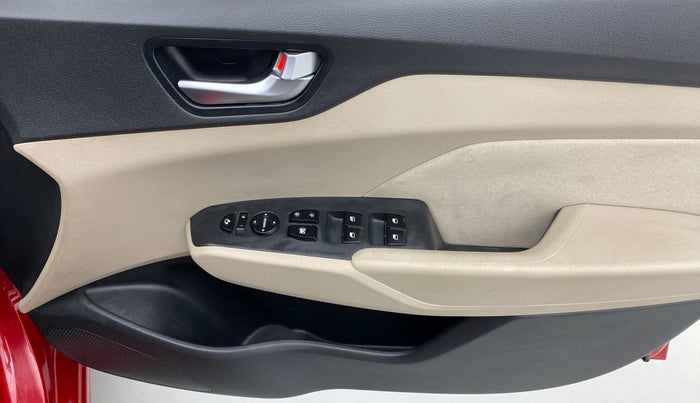 2018 Hyundai Verna 1.6 SX VTVT, Petrol, Manual, 23,456 km, Driver Side Door Panels Control