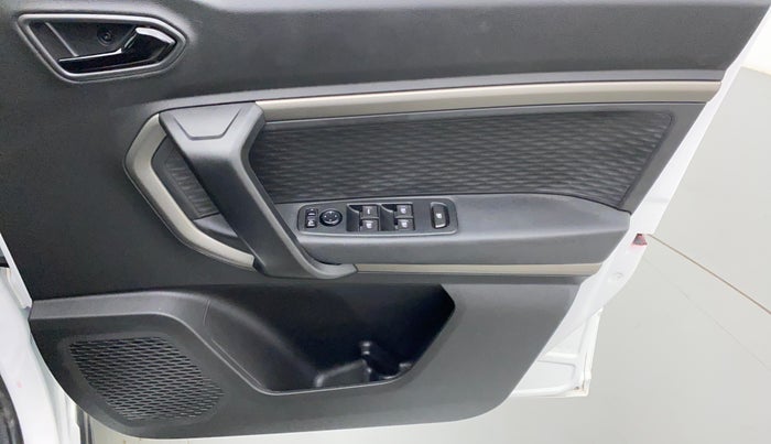 2021 Renault Kiger RXZ 1.0 Easy R Petrol, Petrol, Automatic, 6,957 km, Driver Side Door Panels Control
