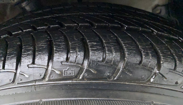 2018 Maruti Celerio VXI d, Petrol, Manual, 20,613 km, Left Front Tyre Tread