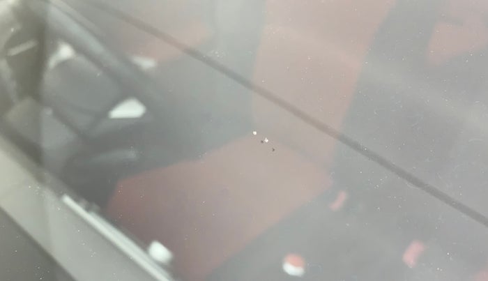 2011 Toyota Etios Liva VX, Petrol, Manual, 43,535 km, Front windshield - Minor spot on windshield