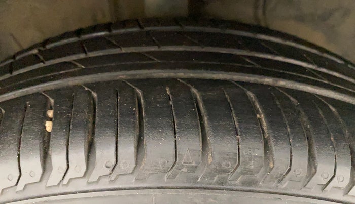 2011 Toyota Etios Liva VX, Petrol, Manual, 43,535 km, Right Front Tyre Tread