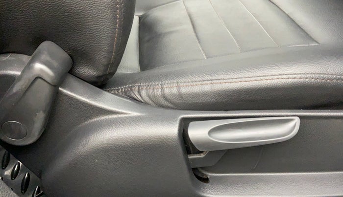 2017 Volkswagen Polo COMFORTLINE 1.2L PETROL, Petrol, Manual, 38,906 km, Driver Side Adjustment Panel