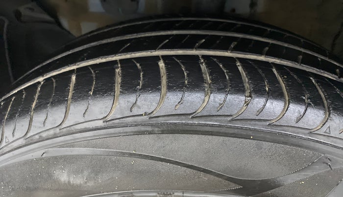 2019 KIA SELTOS HTK 1.5 PETROL, Petrol, Manual, 19,895 km, Left Front Tyre Tread