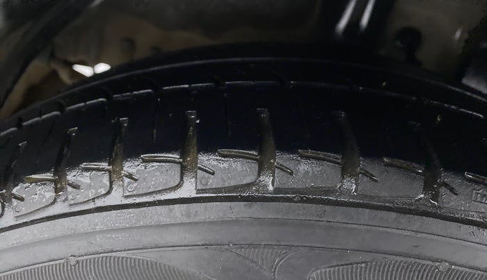 2016 Tata Bolt XT REVOTRON, CNG, Manual, Right Rear Tyre Tread