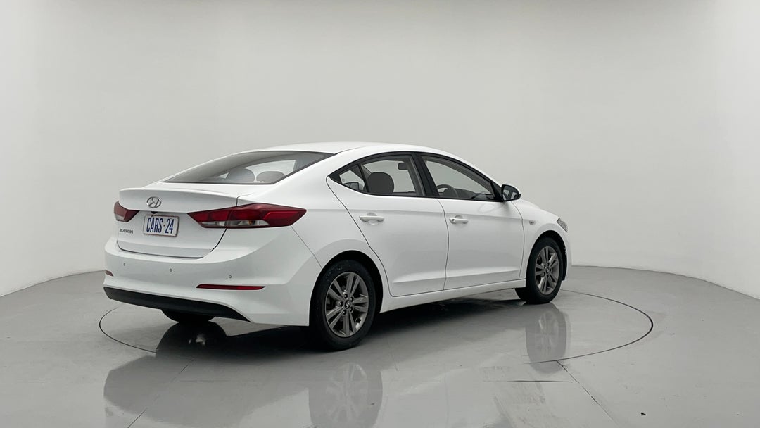 Right Back Diagonal (45- Degree) View