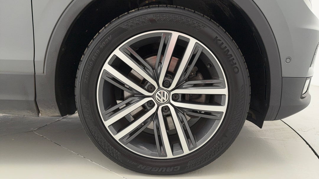 2019 Volkswagen Tiguan 162 Tsi Highline, Automatic, 64356 km, Right Front Wheel