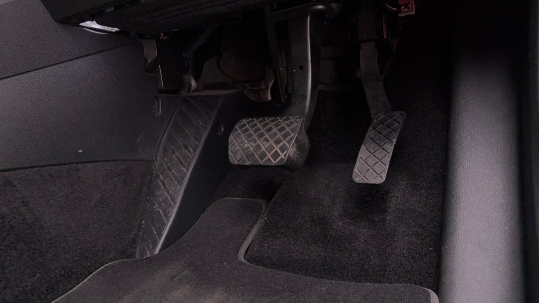 2019 Volkswagen Tiguan 162 Tsi Highline, Automatic, 64356 km, Pedals and Footmat